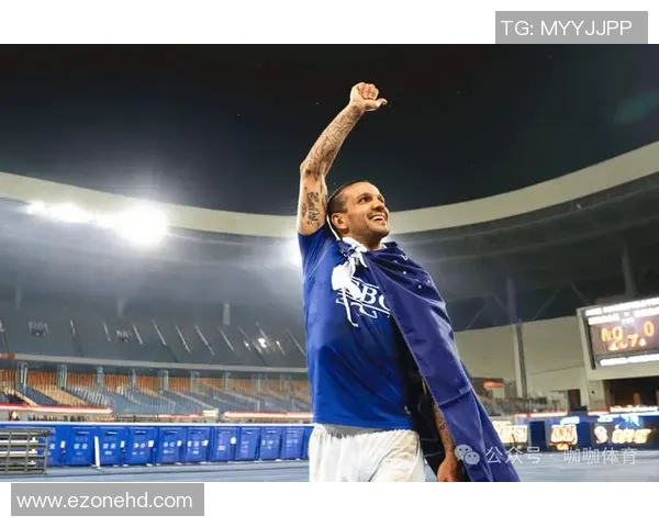 巴西球星巧妙耍球技惊四座 展现极致足球天赋与创意技巧